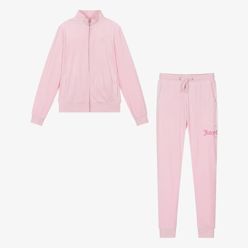 Juicy Couture - بدلة رياضية سليم-فيت قطيفة لون زهري فاتح | Childrensalon